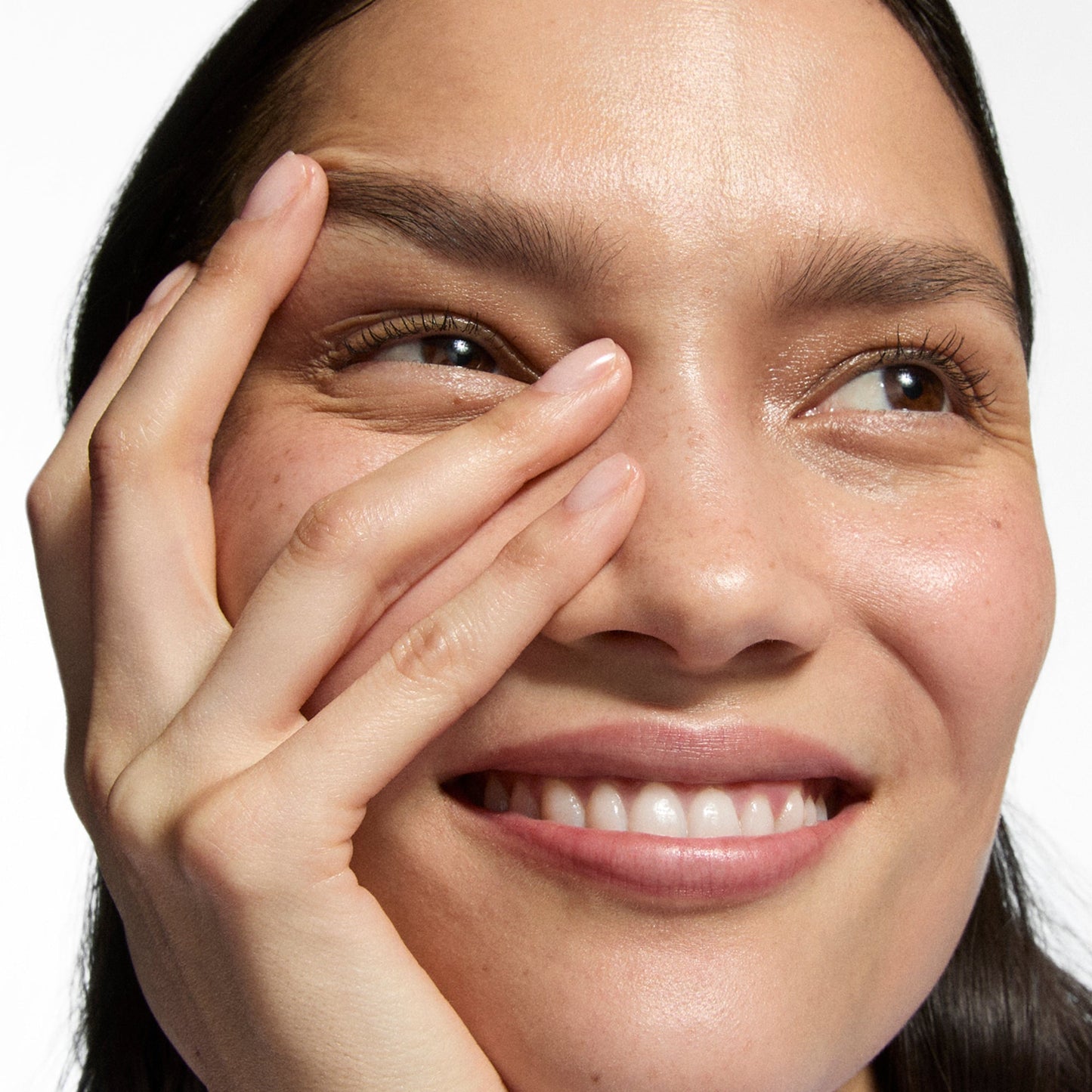 hydro-surge-dewy-face-mist-o0 Omega50_Model_2000x2000-1_3445dd8f-e76c-42a0-b3ad-1d9a4cba4df0.jpg