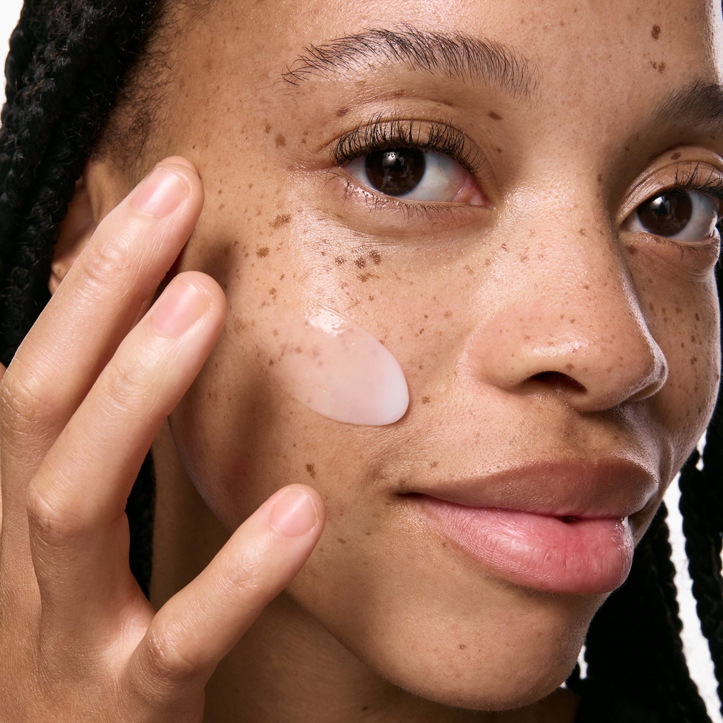vitamin-b-c-and-e-moisturizer-e8 VitBC_E_ModelGoopMacro_2000x2000_bc64d363-139d-4699-88a9-2e0b1942763a.jpg