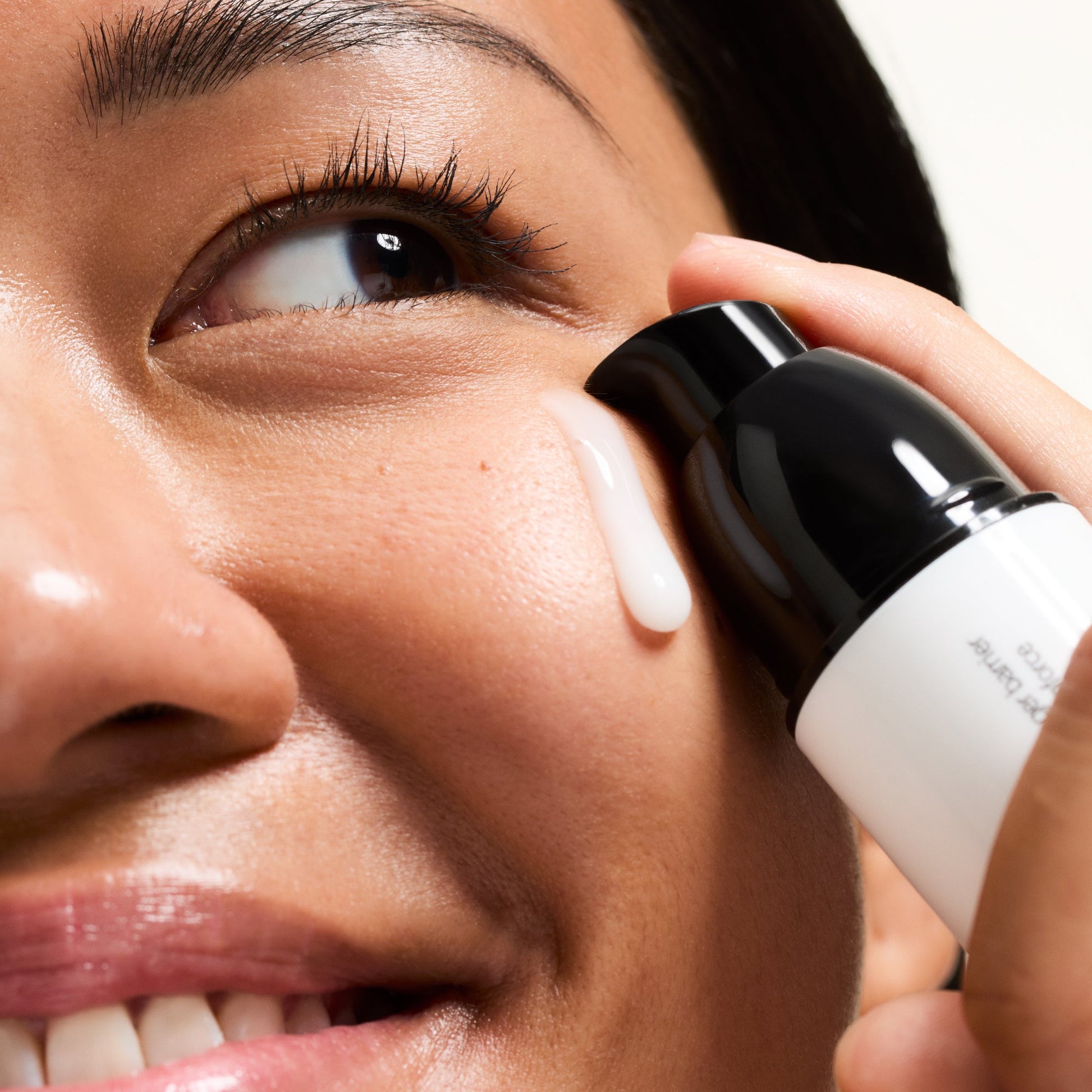 ectoin-hydro-barrier-serum-duo-i4 Ectoin-Globals_Texture-bottle.jpg