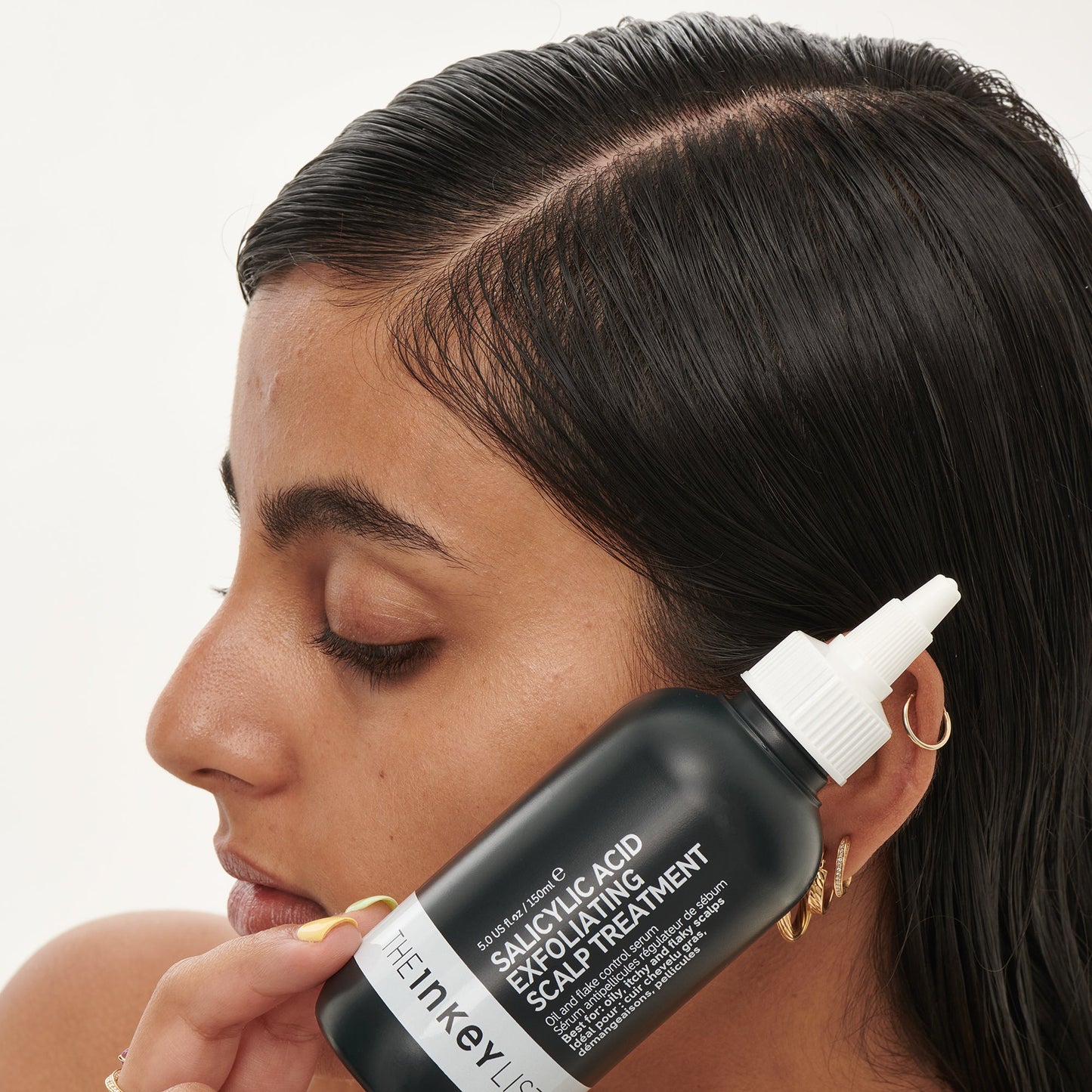clean-and-healthy-scalp-duo-y7 SallyHAIR_ModelLifestyle_2e55b949-fa6c-43b1-8dc6-497be78c74bb.jpg